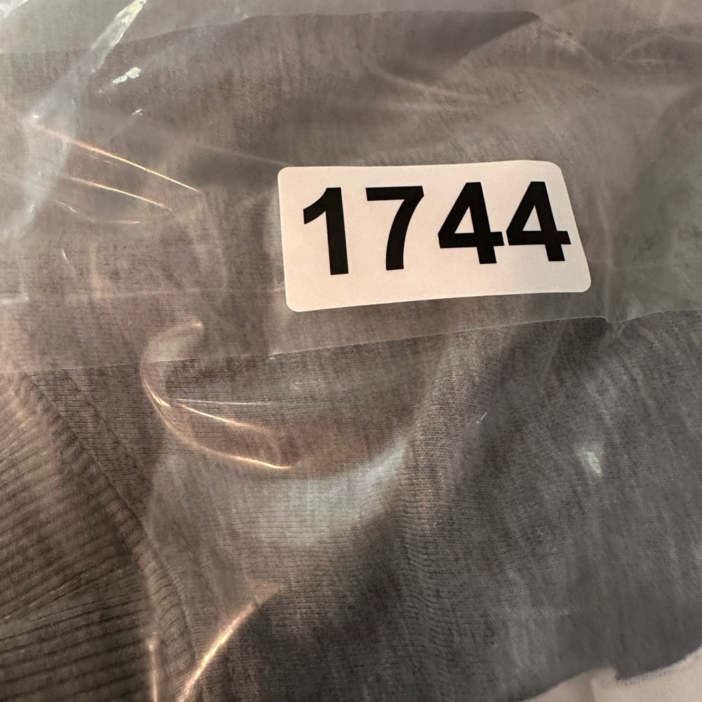 Lululemon ALL YOURS TEE Size 10 Heather Gray T Shirt Women - Picture 8 of 8